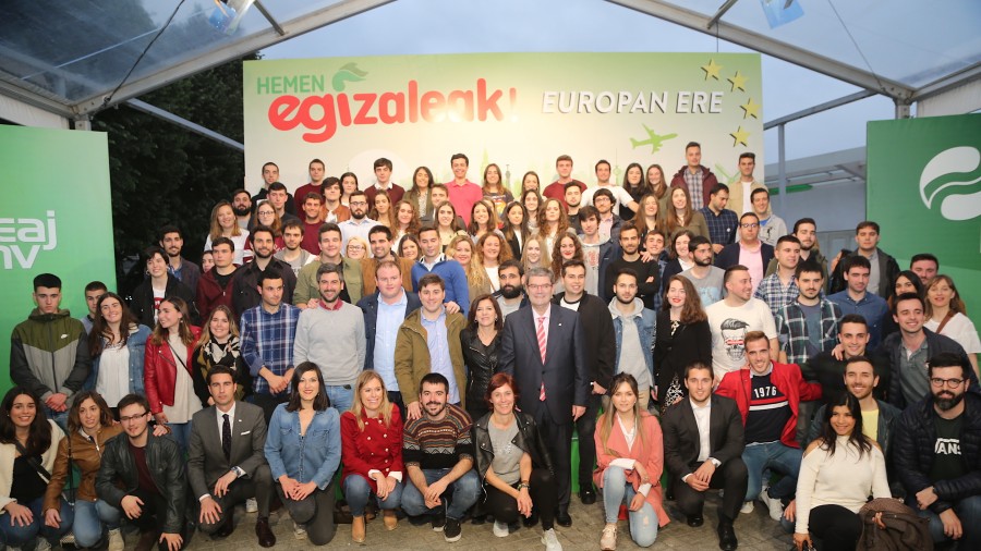 Izaskun Bilbaok gazteriari eskatu dio Bruselara eraman dezala EAJ-PNVk pertsonen zerbitzura eskaintzen duen modernotasun eredua Izaskun Bilbaok gazteriari eskatu dio Bruselara eraman dezala EAJ-PNVk pertsonen zerbitzura eskaintzen duen modernotasun eredua