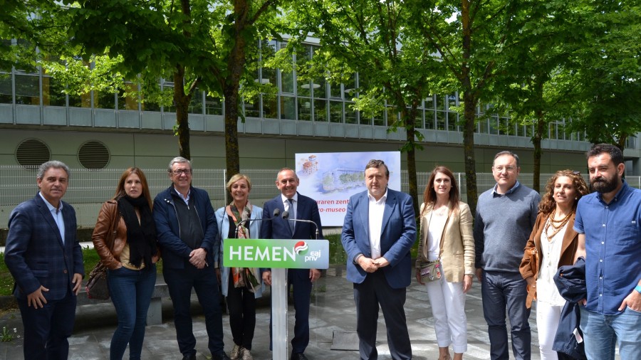 Ramiro Gonzalezek proposatu du Naturaren Zentro-Museoa Arabako Lurralde Historikoko Agiritegiaren eraikinean kokatu dadila Ramiro Gonzalezek proposatu du Naturaren Zentro-Museoa Arabako Lurralde Historikoko Agiritegiaren eraikinean kokatu dadila