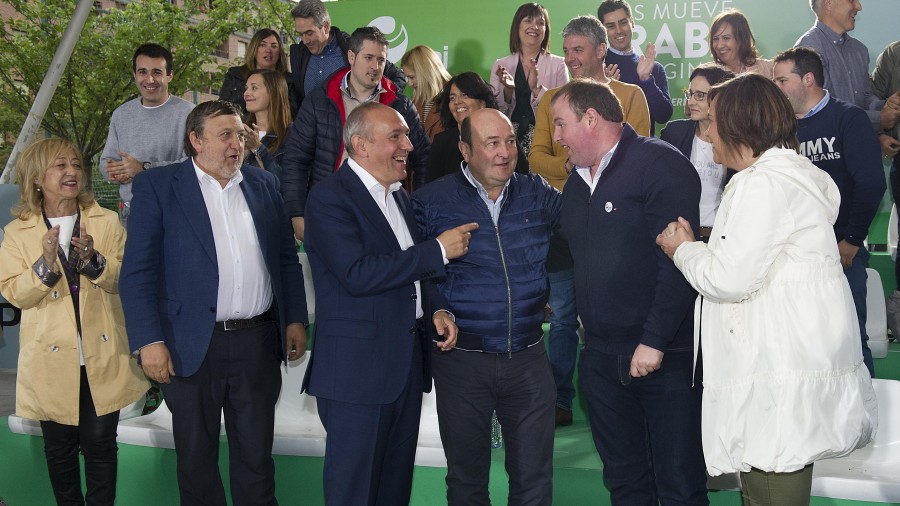 Ortuzarrek Laudion aldarrikatu du “Bilduren marmota eguna atzean uztea” Gasteiz eta Araba osoa aurrera daramatzan ‘Euskadi egitasmoa‘rekin bat egiteko Ortuzarrek Laudion aldarrikatu du “Bilduren marmota eguna atzean uztea” Gasteiz eta Araba osoa aurrera daramatzan ‘Euskadi egitasmoa‘rekin bat egiteko