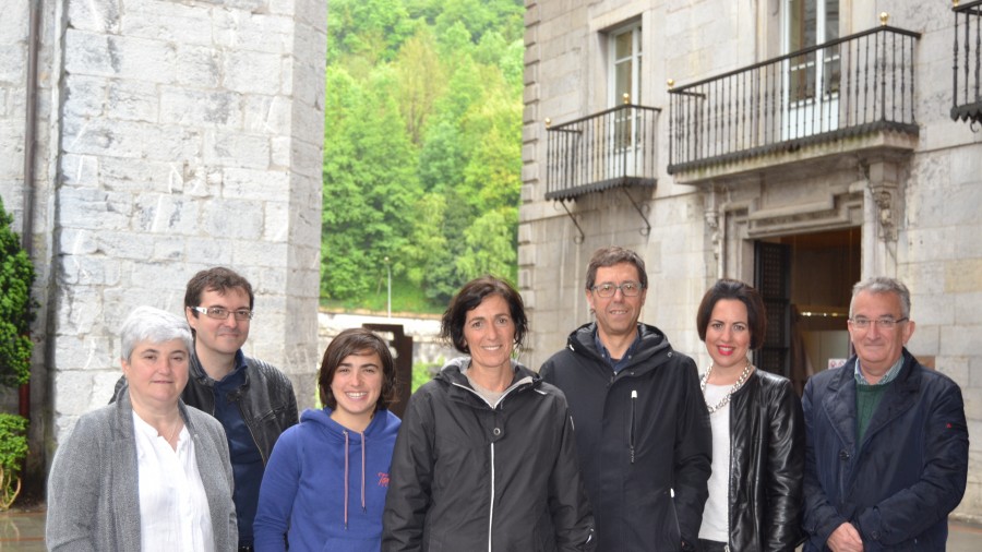 Tolosa, herri bizi, euskaldun eta parekidea Tolosa, herri bizi, euskaldun eta parekidea