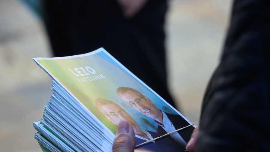 Iraganera bueltatu edo etorkizunerantz egitea erabaki beharko dute lezoarrek