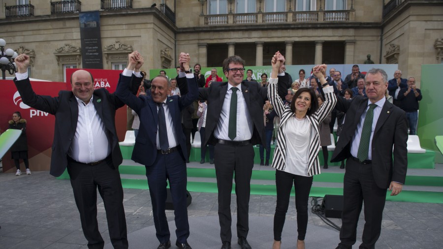 EAJ-PNV eredua “Gazteizen zerbitzura” jarri du Ortuzarrek, Gipuzkoan porrot egin zuen Ezker Abertzalearen ereduaren aurrean EAJ-PNV eredua “Gazteizen zerbitzura” jarri du Ortuzarrek, Gipuzkoan porrot egin zuen Ezker Abertzalearen ereduaren aurrean
