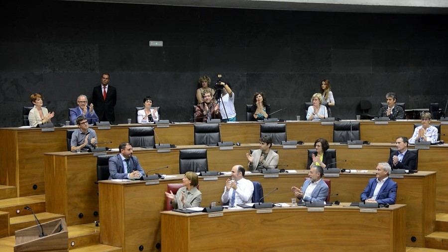 EAJ-PNVren Napar Buru Batzarrak bere “poztasun handia” adierazi du Unai Hualde Foru Parlamentuko presidente aukeratua izan delarik EAJ-PNVren Napar Buru Batzarrak bere “poztasun handia” adierazi du Unai Hualde Foru Parlamentuko presidente aukeratua izan delarik