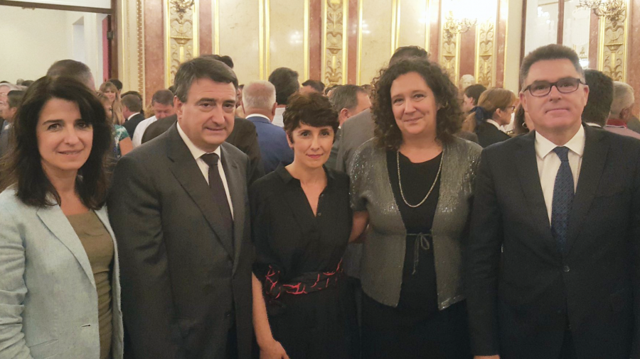 EAJ-PNV participa en el acto en recuerdo y homenaje a las víctimas del terrorismo EAJ-PNV participa en el acto en recuerdo y homenaje a las víctimas del terrorismo