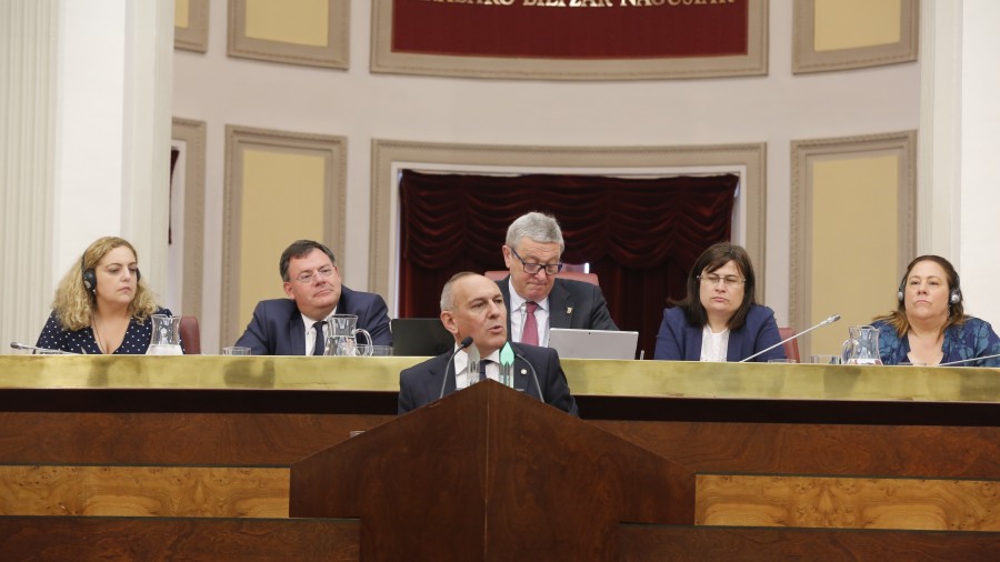 Ramiro Gonzálezek “Araba erreferente eta abangoardian kokatzeko denbora berri bat irekitzen dituen berealdiko proiektuen” berri eman du eta lidergoa, elkarlana eta egonkortasuna promestu ditu Ramiro Gonzálezek “Araba erreferente eta abangoardian kokatzeko denbora berri bat irekitzen dituen berealdiko proiektuen” berri eman du eta lidergoa, elkarlana eta egonkortasuna promestu ditu
