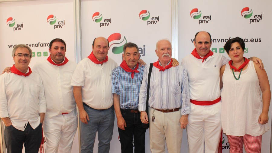 José Ángel Agirrebengoak eta Fermín Iriartek EAJ-PNVren 2019ko `zapitxoa´ jaso dute “beren lana, eskuzabaltasuna eta kidetasunagatik” José Ángel Agirrebengoak eta Fermín Iriartek EAJ-PNVren 2019ko `zapitxoa´ jaso dute “beren lana, eskuzabaltasuna eta kidetasunagatik”
