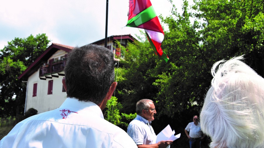 EAJ-PNBk Hazparnen ospatu du Ikurriñaren Pesta, burujabetasunaren eguna EAJ-PNBk Hazparnen ospatu du Ikurriñaren Pesta, burujabetasunaren eguna