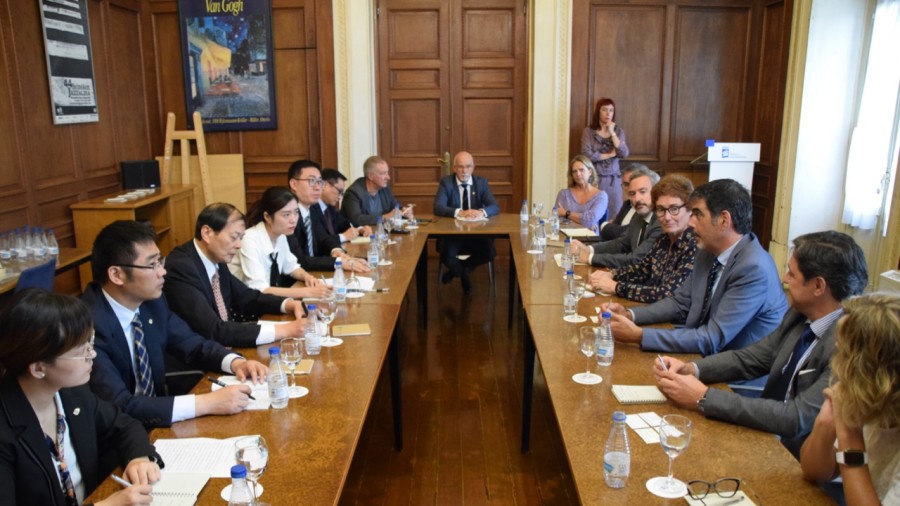 Eneko Goia Txinako ordezkaritzarekin Eneko Goia Txinako ordezkaritzarekin