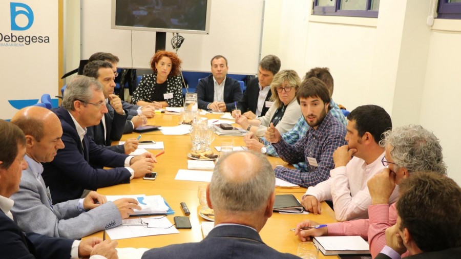 La Diputación y agentes de Debabarrena comparten proyectos para el desarrollo económico La Diputación y agentes de Debabarrena comparten proyectos para el desarrollo económico