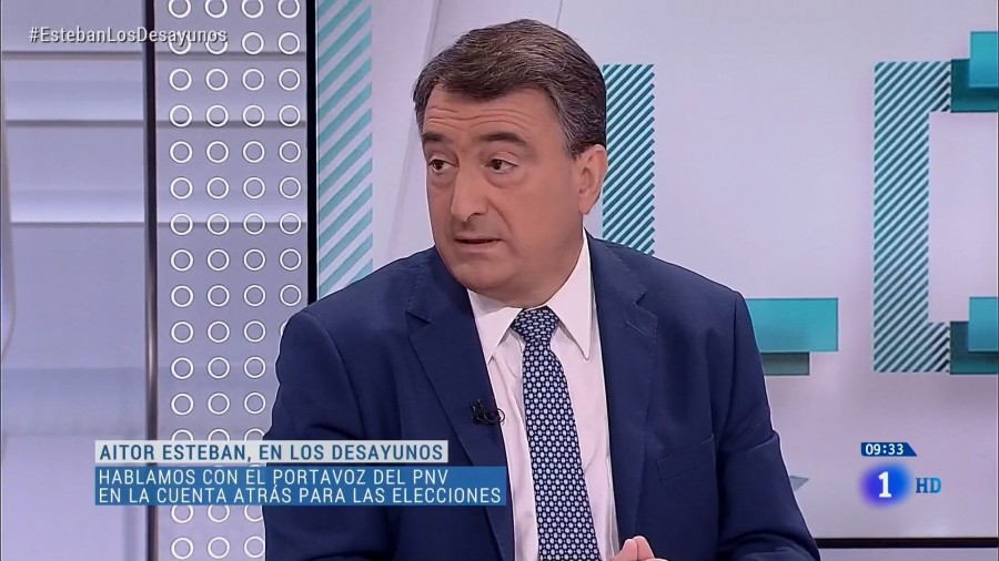 Aitor Esteban harrituta agertu da PSOEk eta PPk kanpainarako aukeratu dituzten leloekin,eta esan du “konfrontazio hutsa” adierazten dutela Aitor Esteban harrituta agertu da PSOEk eta PPk kanpainarako aukeratu dituzten leloekin,eta esan du “konfrontazio hutsa” adierazten dutela