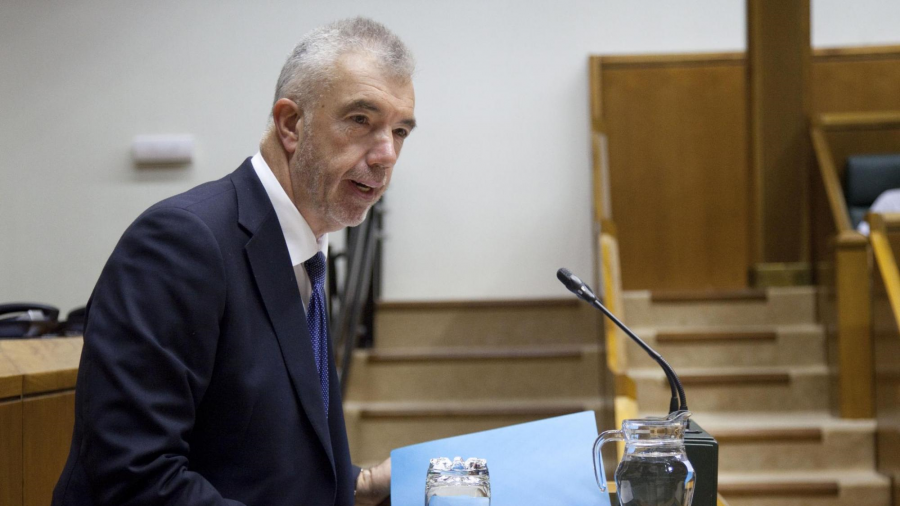 EAJk babestu egiten du Hezkuntza Sailak ikastetxeetako jangeletan egindako kudeaketa, eta desgastatzeko asmoz egin dioten EAJk babestu egiten du Hezkuntza Sailak ikastetxeetako jangeletan egindako kudeaketa, eta desgastatzeko asmoz egin dioten