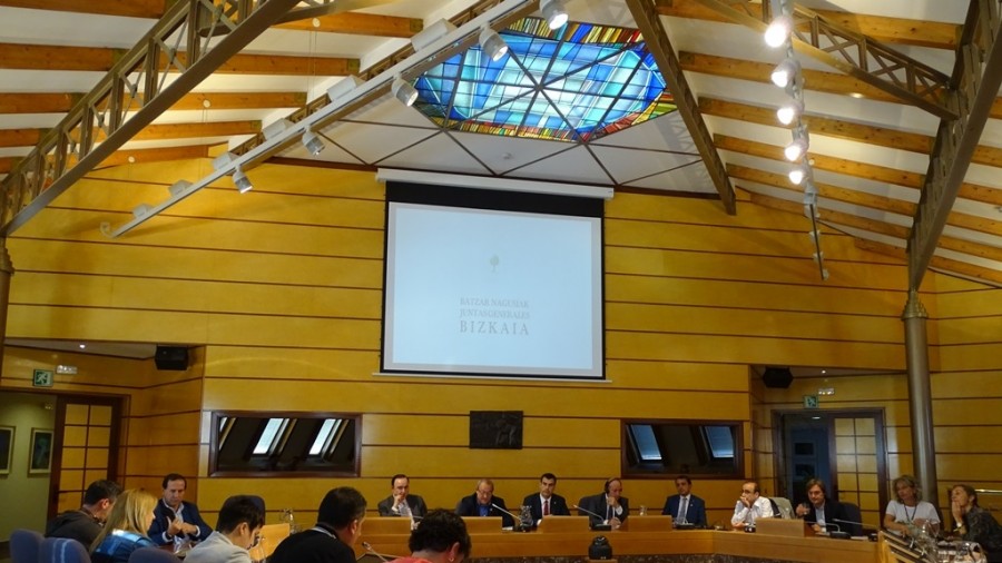 Diputación promoverá la movilidad sostenible en Bizkaia y la mejora continua del transporte público Diputación promoverá la movilidad sostenible en Bizkaia y la mejora continua del transporte público