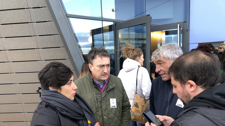 Aitor Estebanek, Tuteratik, hiritarren hizkuntza-eskubideak defendatzeko eta babesteko deia egin du Aitor Estebanek, Tuteratik, hiritarren hizkuntza-eskubideak defendatzeko eta babesteko deia egin du