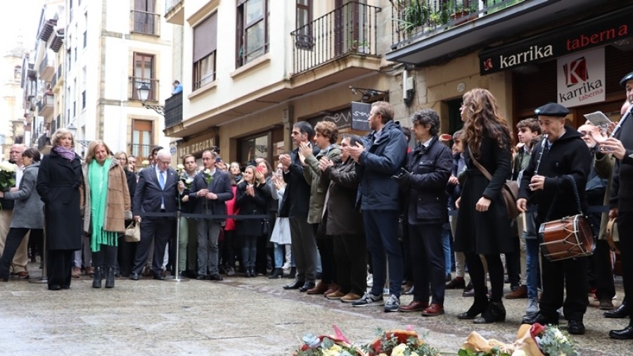Donostiako Udalak plaka bat jarri du Gregorio Ordoñezen omenez