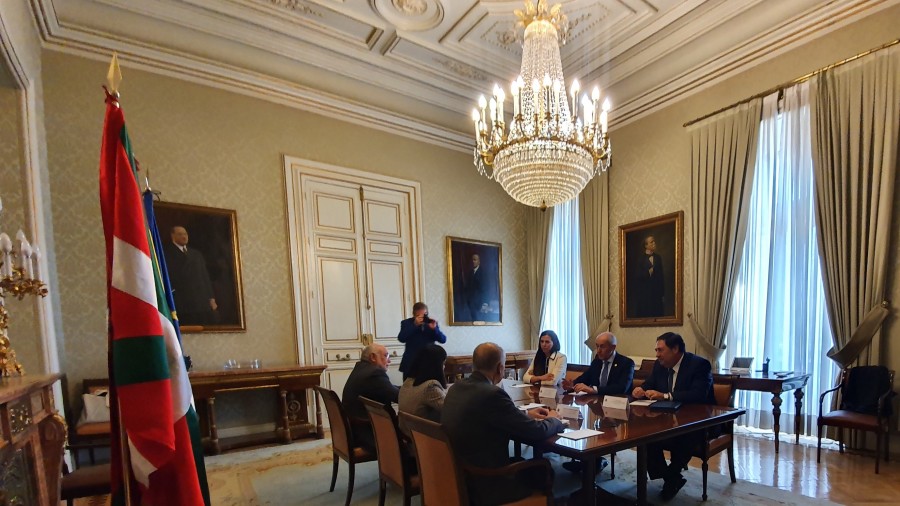 El Gobierno Vasco consigue que el español le transfiera tres nuevas competencias en marzo El Gobierno Vasco consigue que el español le transfiera tres nuevas competencias en marzo