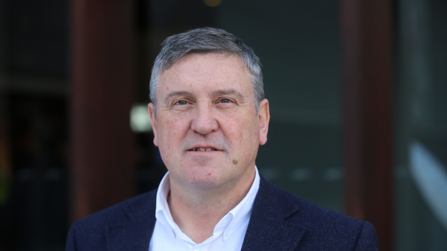 Iñigo Barandiaran pide al Ministro Ábalos que “despeje incógnitas” respecto a la finalización del eje ferroviario atlántico completo Iñigo Barandiaran pide al Ministro Ábalos que “despeje incógnitas” respecto a la finalización del eje ferroviario atlántico completo