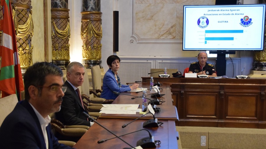 Lehendakari Urkullu: “Hoy es más necesario que nunca que la ciudadanía sienta la cercanía de vuestro servicio”
