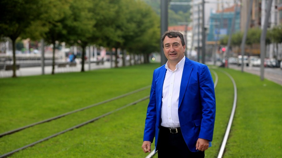 Aitor Estebanek baieztatu du EAJ-PNVk baiezkoa bozkatuko duela alarma-egoera luzatzeko bozketan, Espainiako gobernuaren aldetik hasiera bateko “agintekeria” zuzendu dela antzeman ondoren Aitor Estebanek baieztatu du EAJ-PNVk baiezkoa bozkatuko duela alarma-egoera luzatzeko bozketan, Espainiako gobernuaren aldetik hasiera bateko “agintekeria” zuzendu dela antzeman ondoren