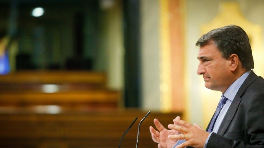 Aitor Estebanek Sánchezi exijitu dio “derrigorrez irentsi beharrak” alde batera uztea eta “lankidetza eta elkarrizketa” balia ditzala krisia “antolakuntzarekin eta planifikatuta” kudeatzeko Aitor Estebanek Sánchezi exijitu dio “derrigorrez irentsi beharrak” alde batera uztea eta “lankidetza eta elkarrizketa” balia ditzala krisia “antolakuntzarekin eta planifikatuta” kudeatzeko
