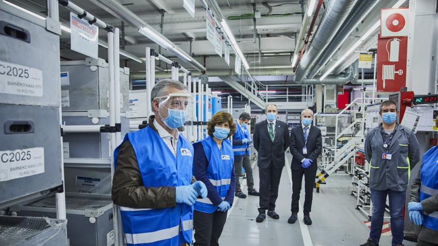El Lehendakari Urkullu visita la empresa Maier que exporta viseras “Made in Euskadi” a todo el estado El Lehendakari Urkullu visita la empresa Maier que exporta viseras “Made in Euskadi” a todo el estado