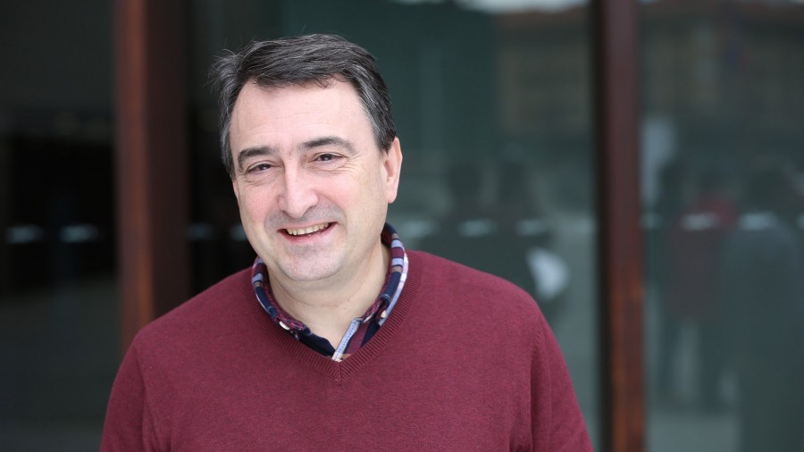 Alarma egoera arintzea eskatu dio Aitor Estebanek Sánchezi, Lehendakariak egin zituen proposamenen ildotik Alarma egoera arintzea eskatu dio Aitor Estebanek Sánchezi, Lehendakariak egin zituen proposamenen ildotik