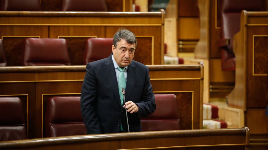 Aitor Esteban plantea a Sánchez un escenario sin restricciones de derechos ni cambios competenciales una vez controlada la pandemia Aitor Esteban plantea a Sánchez un escenario sin restricciones de derechos ni cambios competenciales una vez controlada la pandemia