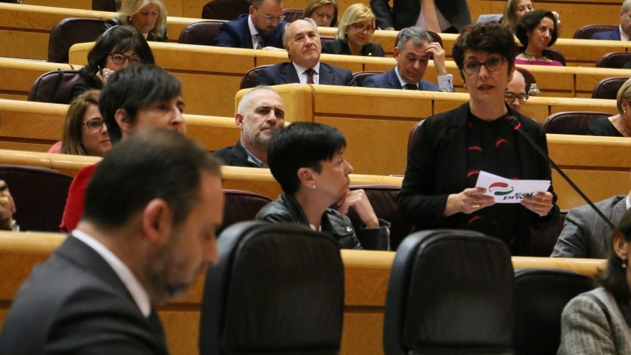 Maribel Vaquerok bidaiarien garraio publikoa bultzatzeko plan bat eskatu dio Gobernu zentralari, gizarte-kohesiorako ezinbesteko sektorea baita Maribel Vaquerok bidaiarien garraio publikoa bultzatzeko plan bat eskatu dio Gobernu zentralari, gizarte-kohesiorako ezinbesteko sektorea baita