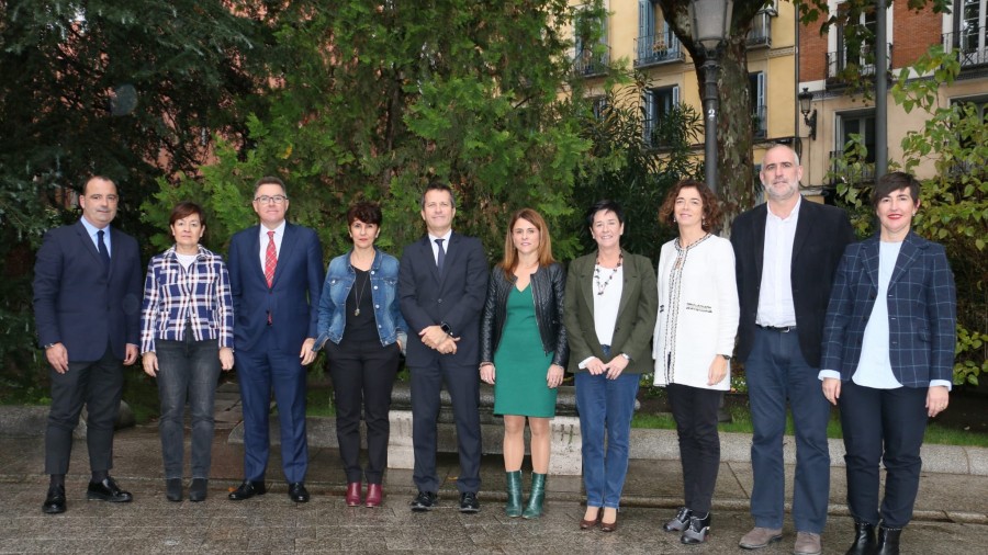EAJ-PNVren aburuz Senatuak ez luke kontrolik eragin behar eskuduntzarik ez duen erakundeetan EAJ-PNVren aburuz Senatuak ez luke kontrolik eragin behar eskuduntzarik ez duen erakundeetan