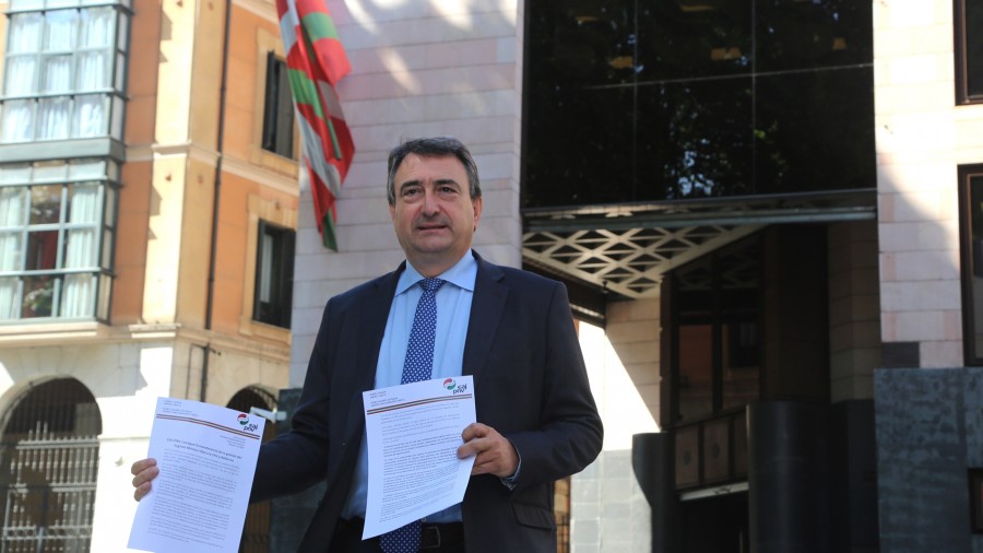 DGSren kudeaketa lortu izanak “alderdi politiko eta ekonomikoan eta eskuduntzen alorrean duen balio ukaezinaz gain, hiritargoan izango duen eragin zuzena” nabarmendu du Aitor Estebanek DGSren kudeaketa lortu izanak “alderdi politiko eta ekonomikoan eta eskuduntzen alorrean duen balio ukaezinaz gain, hiritargoan izango duen eragin zuzena” nabarmendu du Aitor Estebanek