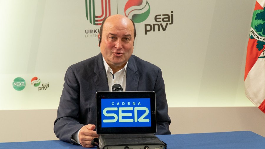 Ortuzar: “No podemos permitir que un enfado deje a la ciudadanía vasca sin defensa en Madrid y sin acuerdos buenos para este País” Ortuzar: “No podemos permitir que un enfado deje a la ciudadanía vasca sin defensa en Madrid y sin acuerdos buenos para este País”