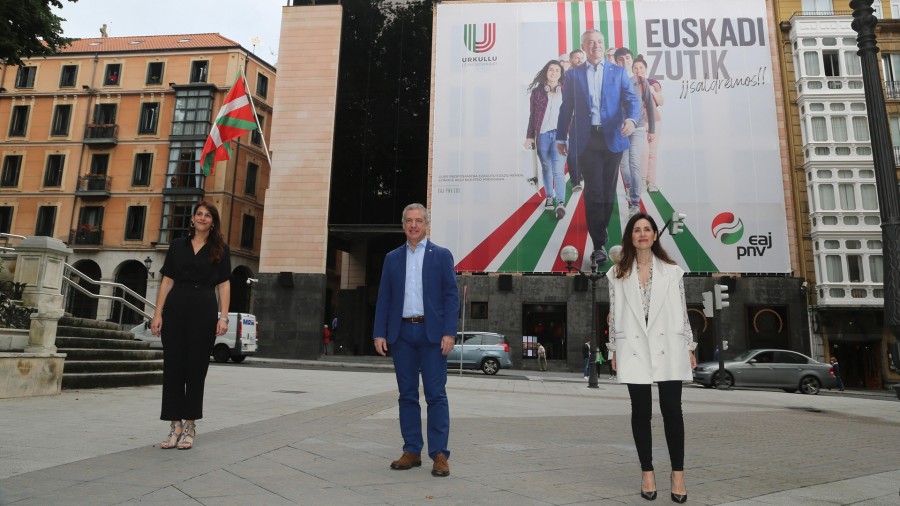 Urkullu y Ortuzar trasladan a la sociedad la determinación de EAJ-PNV “para poner a Euskadi en pie” tras la pandemia Urkullu y Ortuzar trasladan a la sociedad la determinación de EAJ-PNV “para poner a Euskadi en pie” tras la pandemia