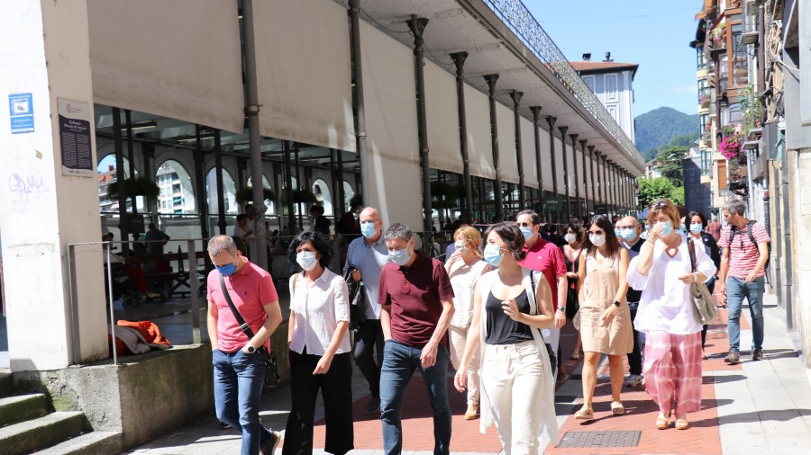 “EAJ-PNV ofrece un proyecto eficaz y realizable porque creemos en nuestro Pueblo y lo respetamos y queremos” “EAJ-PNV ofrece un proyecto eficaz y realizable porque creemos en nuestro Pueblo y lo respetamos y queremos”