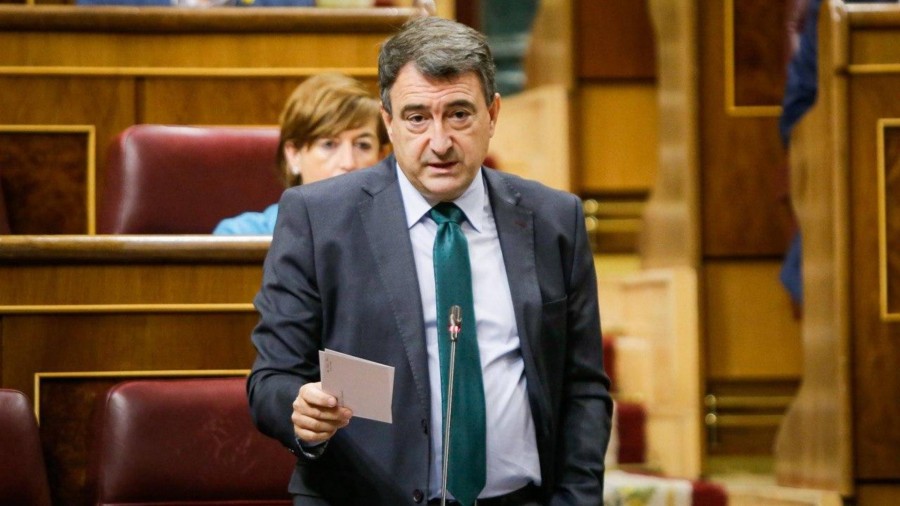 Aitor Estebanek zera ohartarazi dio Pedro Sánchezi: “EAJrekin kontatu nahi baduzu, bete ezazu lehenago adostutakoa, eta Batzorde Mistoa deitu EAEren zorpetze muga baimentzera begira” Aitor Estebanek zera ohartarazi dio Pedro Sánchezi: “EAJrekin kontatu nahi baduzu, bete ezazu lehenago adostutakoa, eta Batzorde Mistoa deitu EAEren zorpetze muga baimentzera begira”