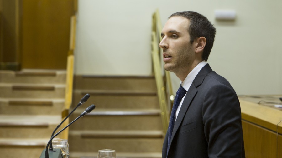 Mikel Arruabarrena: “El Gobierno Vasco vuelve a ponerse como objetivo el rebajar la tasa de desempleo por debajo del 10%” Mikel Arruabarrena: “El Gobierno Vasco vuelve a ponerse como objetivo el rebajar la tasa de desempleo por debajo del 10%”