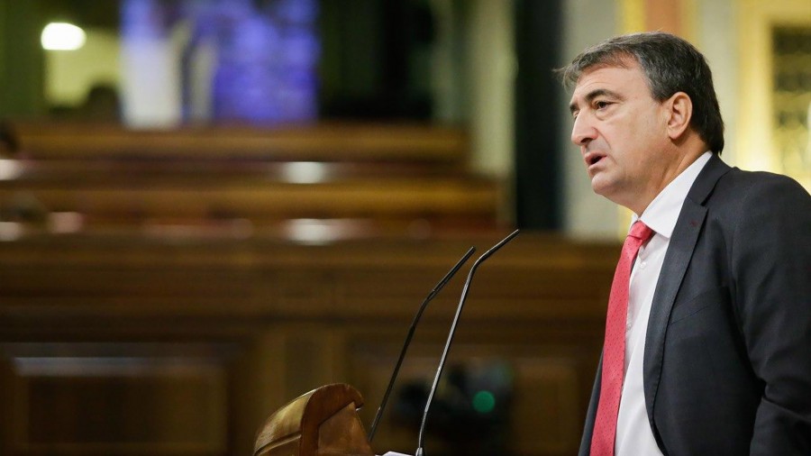 Euskal Taldeak `Kitchen operazioa´ ikertzea aldezten du “jokaera larriak” iradokitzen dituelako, Parlamentuak “derrigor instituzionala” betez argitu behar dituenak Euskal Taldeak `Kitchen operazioa´ ikertzea aldezten du “jokaera larriak” iradokitzen dituelako, Parlamentuak “derrigor instituzionala” betez argitu behar dituenak