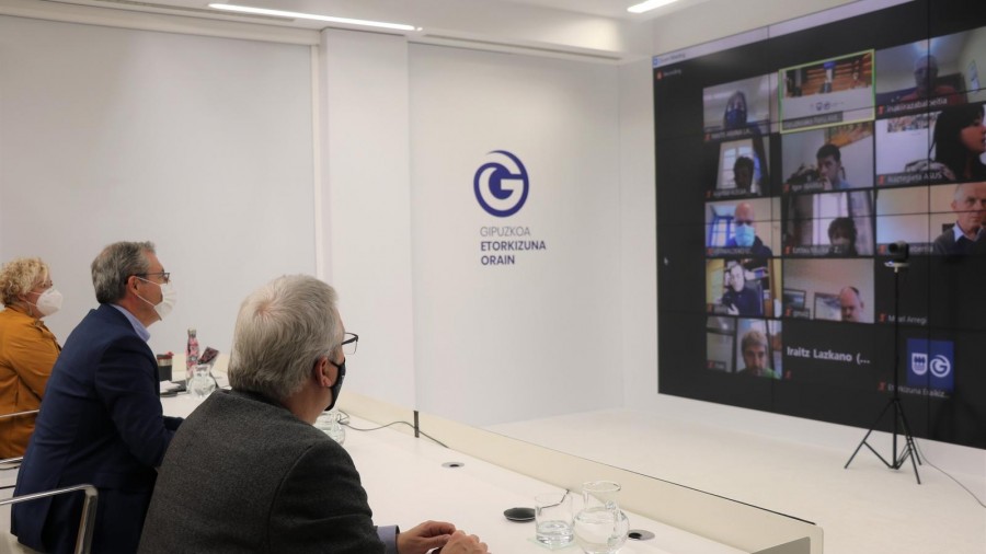 Aldundiak udalekin lankidetza estutu du pandemiaren ondorioei aurre egiteko