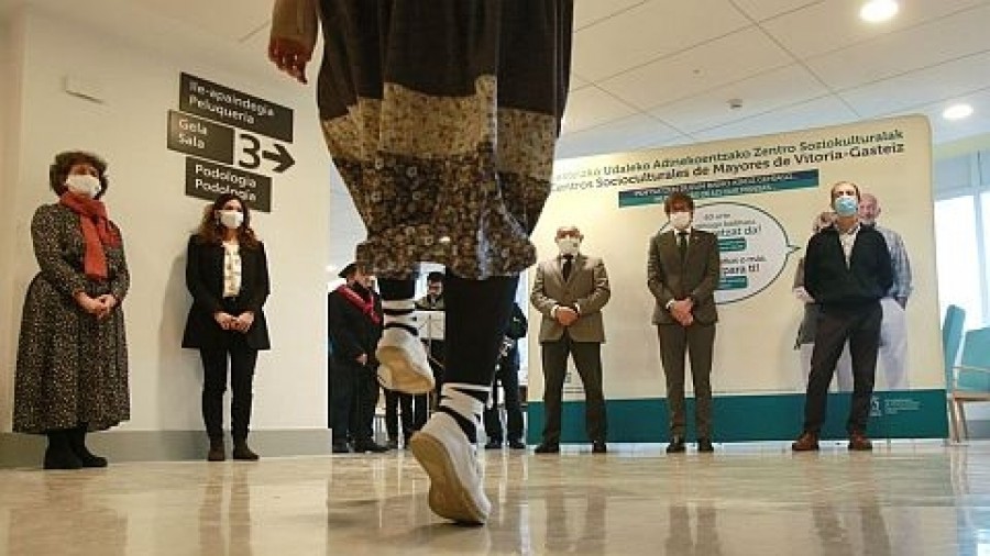 El centro sociocultural de mayores de San Martín abre sus puertas a las 3.600 personas mayores del barrio El centro sociocultural de mayores de San Martín abre sus puertas a las 3.600 personas mayores del barrio