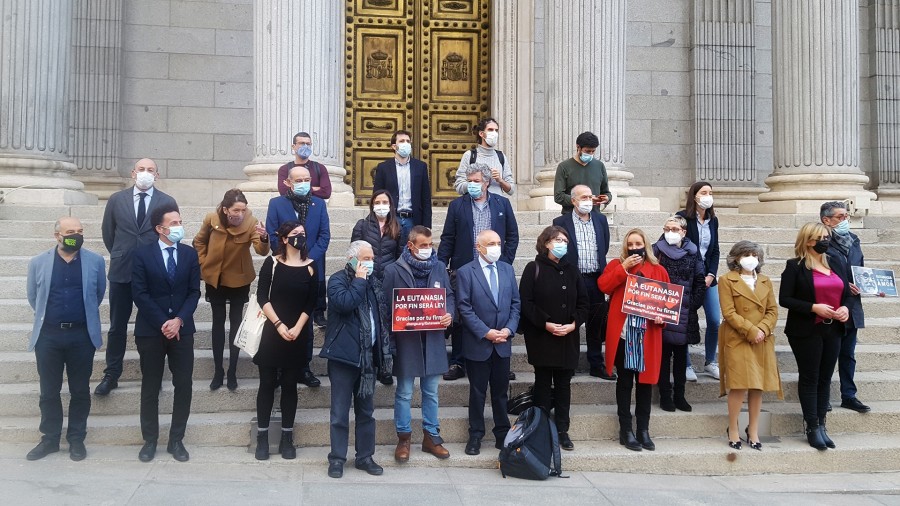 El Grupo Vasco vota a favor de la Ley que regula la eutanasia El Grupo Vasco vota a favor de la Ley que regula la eutanasia