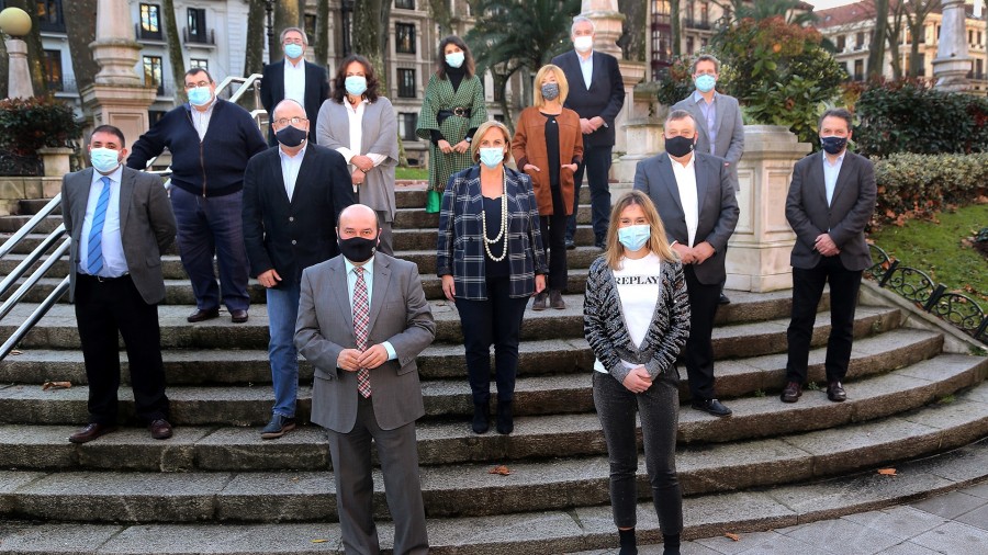 El Euzkadi Buru Batzar procede a la asignación de las áreas de su acción política para los cuatro próximos años El Euzkadi Buru Batzar procede a la asignación de las áreas de su acción política para los cuatro próximos años