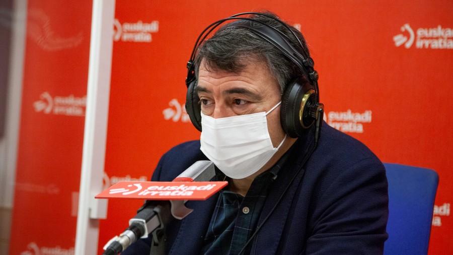 Aitor Estebanek “larri” jo ditu Juan Carlos I.ak Ogasunarekin dituen arazoak, eta egin duen dirutzaren jatorria “argitzea” exijitu du Aitor Estebanek “larri” jo ditu Juan Carlos I.ak Ogasunarekin dituen arazoak, eta egin duen dirutzaren jatorria “argitzea” exijitu du