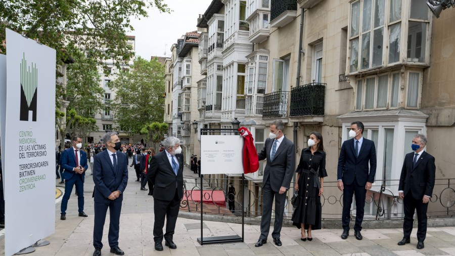 El Lehendakari Urkullu asiste a la inauguración del Memorial de las Víctimas del Terrorismo El Lehendakari Urkullu asiste a la inauguración del Memorial de las Víctimas del Terrorismo