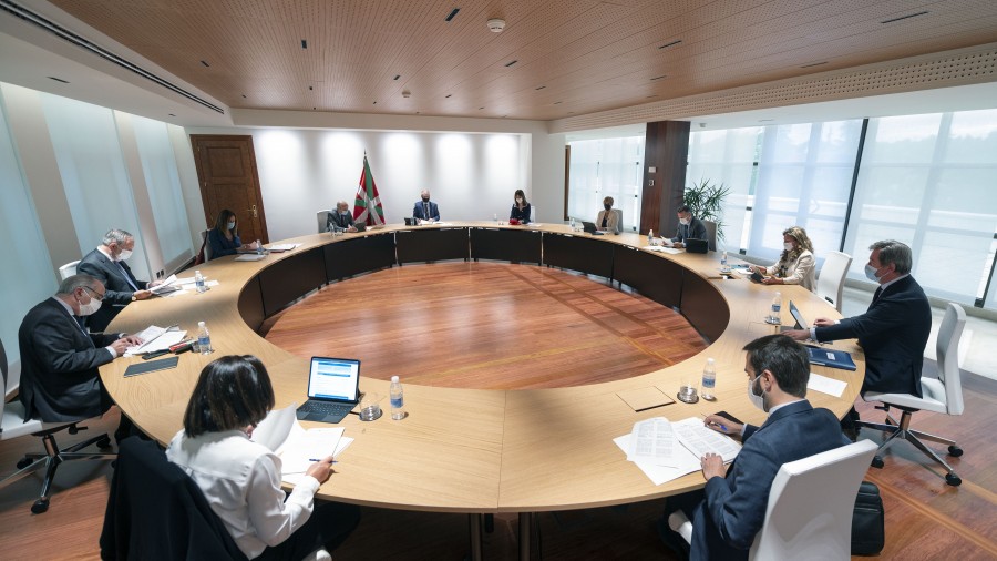 Covid-19aren eraginpean dauden sektoreei 270 milioi euro inguruko zuzeneko laguntzak emango zaizkie eta laguntza horien bidez 173 jarduera ekonomiko estaliko dira Covid-19aren eraginpean dauden sektoreei 270 milioi euro inguruko zuzeneko laguntzak emango zaizkie eta laguntza horien bidez 173 jarduera ekonomiko estaliko dira