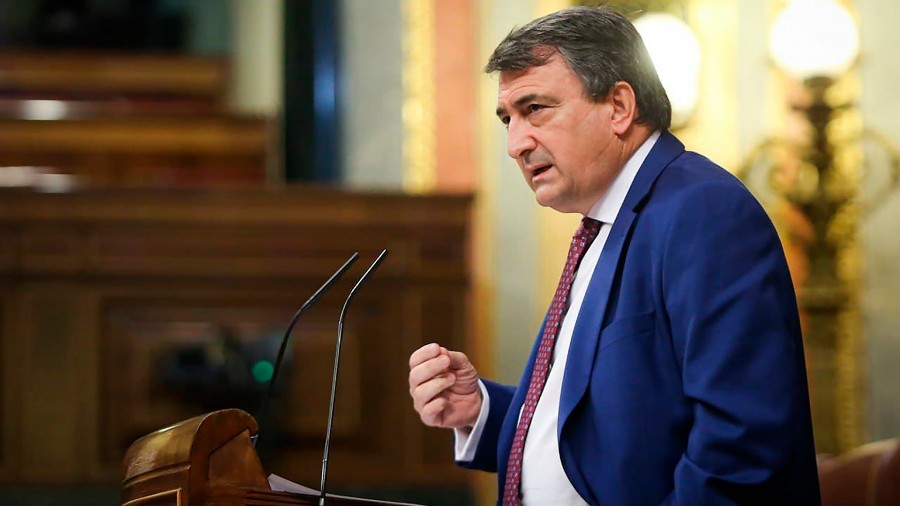 “Zaratatik eta imintzioetatik” aldentzea eskatu dio Estebanek Sánchezi, “elkarrizketa emankorrerako aldi berri bat” hasteko “Zaratatik eta imintzioetatik” aldentzea eskatu dio Estebanek Sánchezi, “elkarrizketa emankorrerako aldi berri bat” hasteko