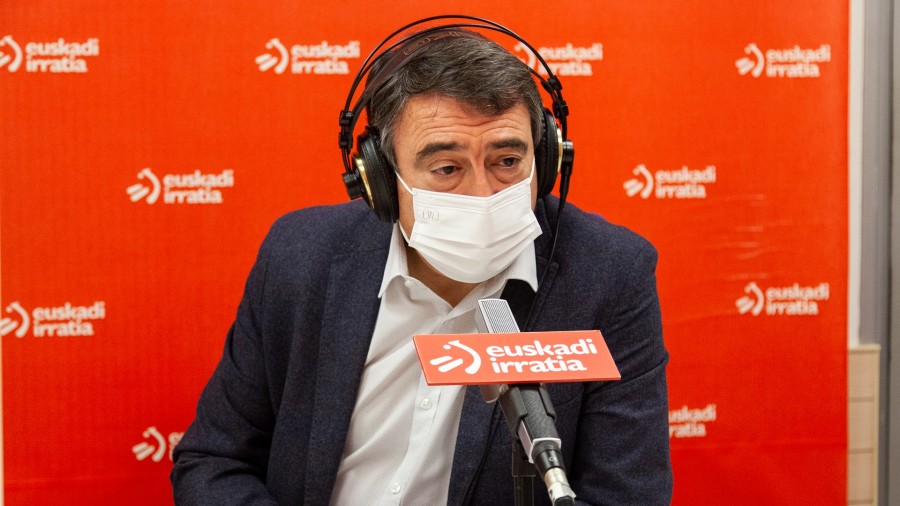 Aitor Estebanek gogoratu duenez Mozal Legea “modifikatu egingo da EAJ-PNVk hala proposatu duelako” Aitor Estebanek gogoratu duenez Mozal Legea “modifikatu egingo da EAJ-PNVk hala proposatu duelako”