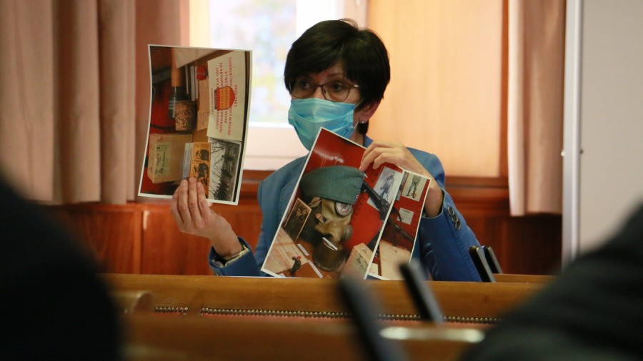 Estefanía Beltrán de Heredia exige al ministro Bolaños la retirada de una exposición de la División Azul en el cuartel de Loiola, en Donostia Estefanía Beltrán de Heredia exige al ministro Bolaños la retirada de una exposición de la División Azul en el cuartel de Loiola, en Donostia