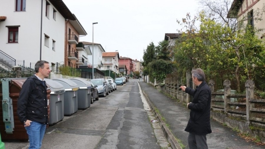 Gobernuari, 2022ko aurrekontuetan, Lapice kalearen eta inguruaren berrurbanizazioa sar dezala eskatzen diogu