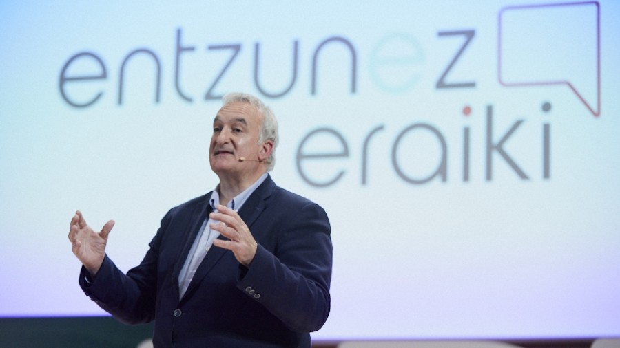 ‘Entzunez eraiki‘ sortu da, EAJ-PNVk abian jarriko duen entzuketa aktiboko prozesua, euskal gizartearen eskutik Euskadiren etorkizunerako proiektua eraikitzera begira ‘Entzunez eraiki‘ sortu da, EAJ-PNVk abian jarriko duen entzuketa aktiboko prozesua, euskal gizartearen eskutik Euskadiren etorkizunerako proiektua eraikitzera begira
