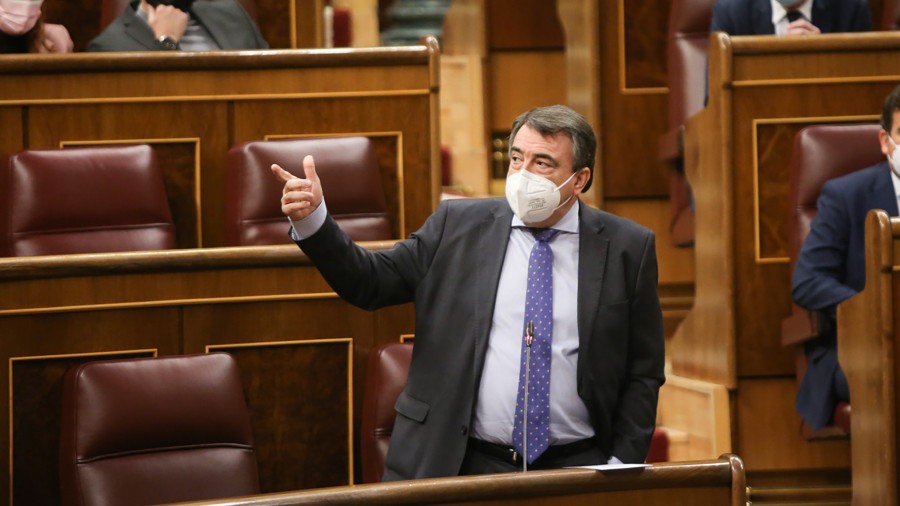 Aitor Esteban: “Beti da positiboa Aurrekontuak izatea urteari aurre egin ahal izateko eta arazoei heltzeko” Aitor Esteban: “Beti da positiboa Aurrekontuak izatea urteari aurre egin ahal izateko eta arazoei heltzeko”