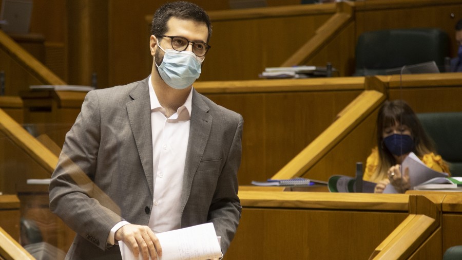 Hezkuntza-sistemaren etorkizuna aztertzen duen Ponentziako presidenteak ondorioen zirriborroa aurkeztu die taldeei Hezkuntza-sistemaren etorkizuna aztertzen duen Ponentziako presidenteak ondorioen zirriborroa aurkeztu die taldeei