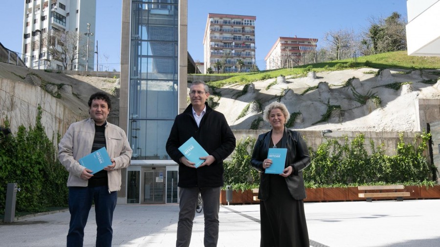 Zarauzko alkatearekin elkartu da diputatu nagusia tokiko egitasmo nagusiak ezagutu asmoz Zarauzko alkatearekin elkartu da diputatu nagusia tokiko egitasmo nagusiak ezagutu asmoz